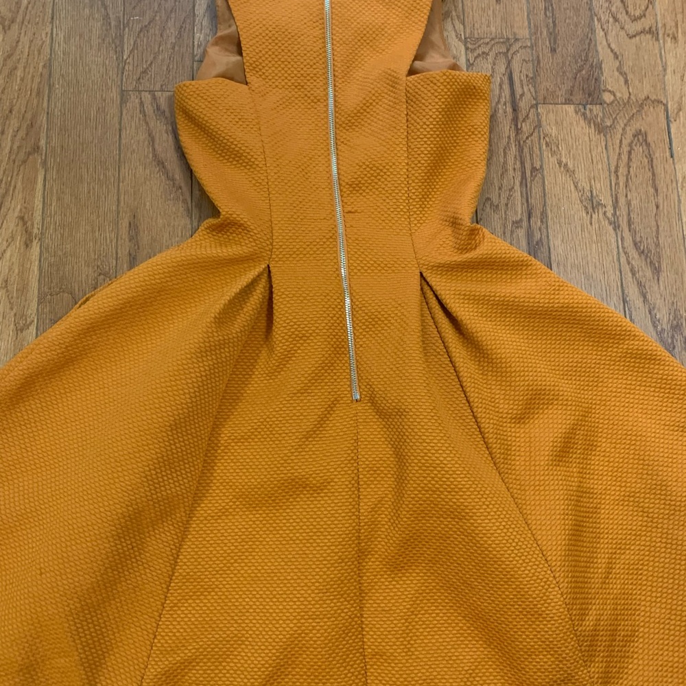 Dress - Picture 5 of 5